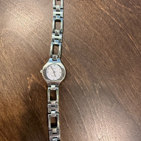 Watch Bundle Relic, Geneva, & Cote d’Azur Silver Tone Bracelet Watches - Picture 13 of 16